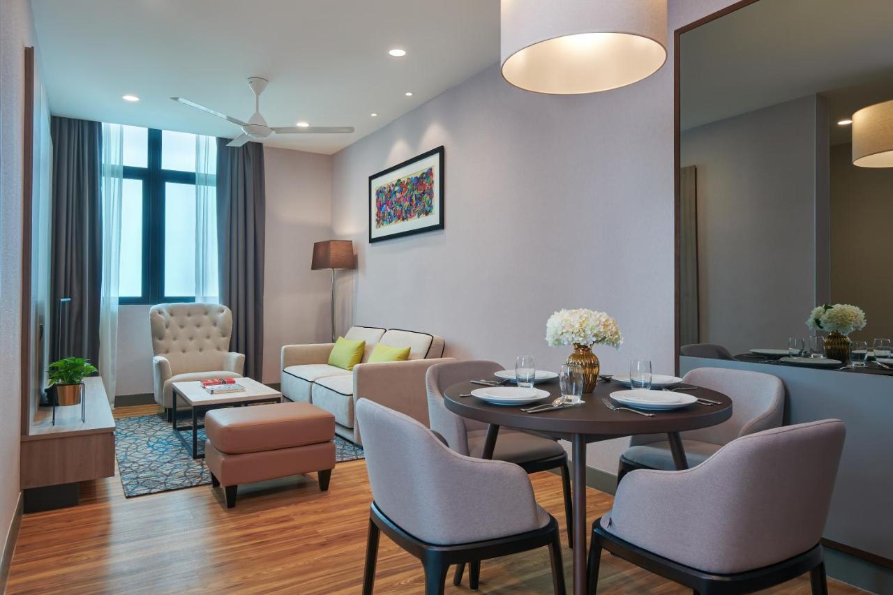 Mercure Living Putrajaya Exterior foto A typical living room in a serviced apartment